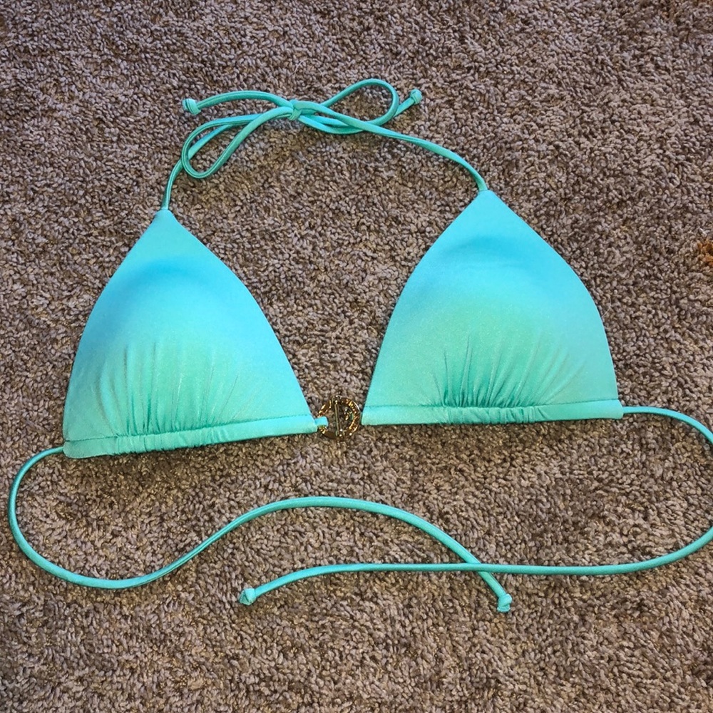 Push up Victoria’s Secret bikini top